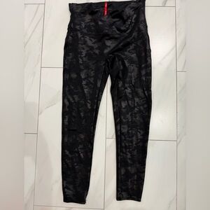 SPANX Black Leggings, Black Camo, XL Petite